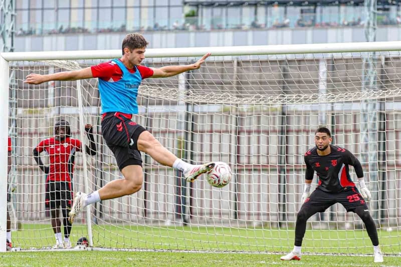 Samsunspor futbolcuları Erzurumspor FK deplasman maçı için hazırlık yapıyor