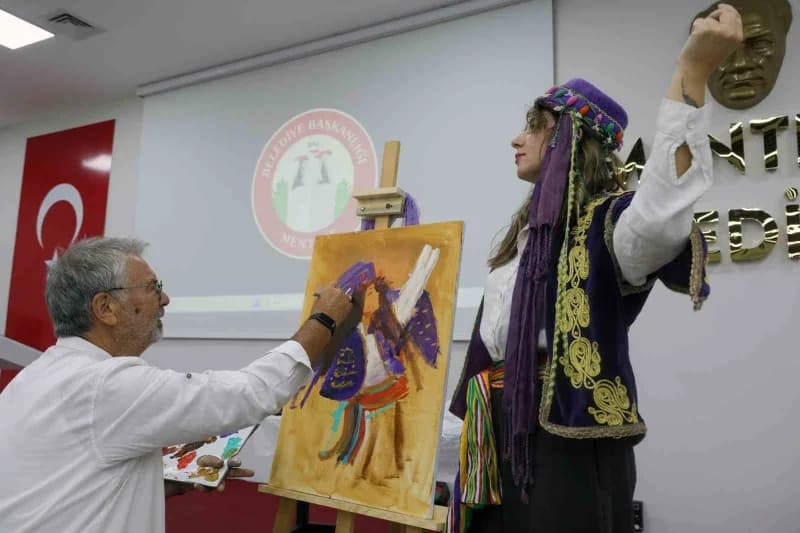 33. Uluslararası Muğla Kültür ve Sanat Şenliği, ikinci gününde sergiler ve Sanat atölyeleriyle devam etti.