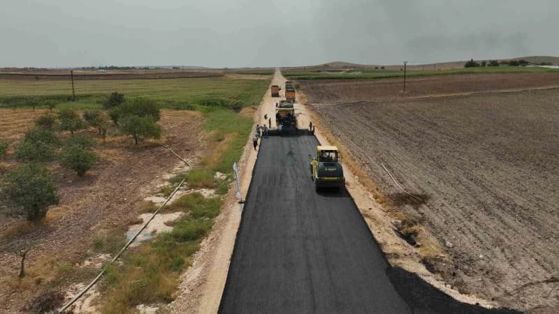 Şanlıurfa’da 4 ilçeyi birbirine bağlayan yolda hummalı çalışma