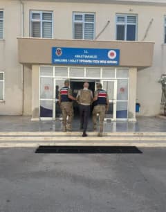 Şanlıurfa Birecik ilçesinde jandarma ekipleri operasyon düzenliyor