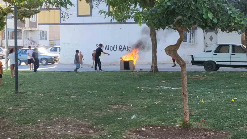 Şanlıurfa’da çocuklar önce yaktı sonra söndürdü
