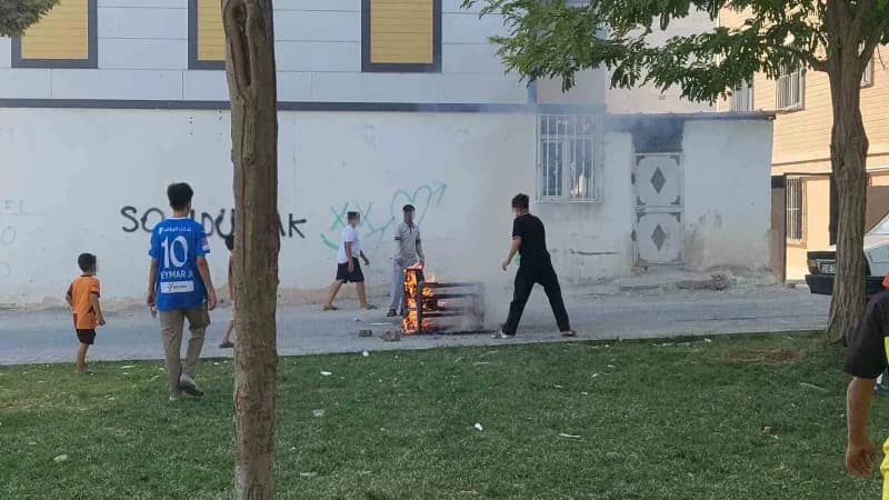 Şanlıurfa’da çocuklar önce yaktı sonra söndürdü