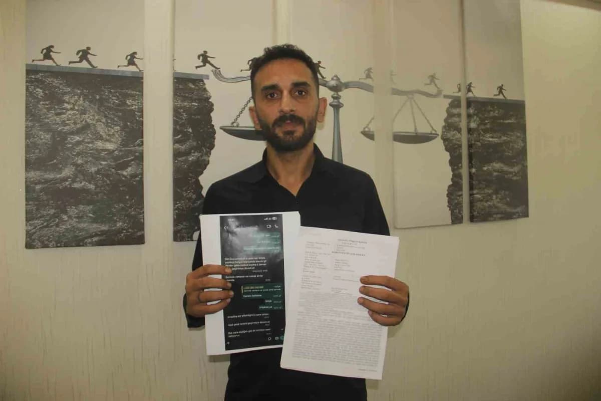 Şanlıurfa’da evlilik sonrası tehdit edildiğini iddia eden adamın ifadesi alınırken görüntüsü