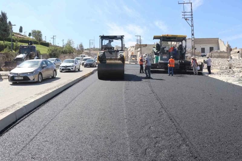 Kültür ve turizm yolunda sıcak asfalt çalışması başladı