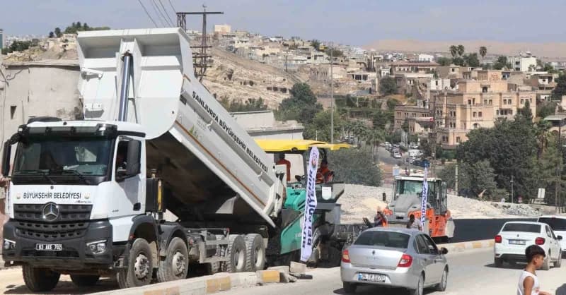 Kültür ve turizm yolunda sıcak asfalt çalışması başladı