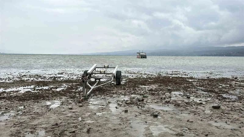 Sapanca Gölü'ndeki su seviyesi 29.56 olarak ölçüldü
