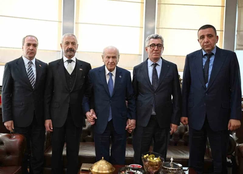 Milliyetçi Hareket Partisi (MHP) Genel Başkanı Devlet Bahçeli, Sarallar ve Şahinler ailelerini kabul etti.