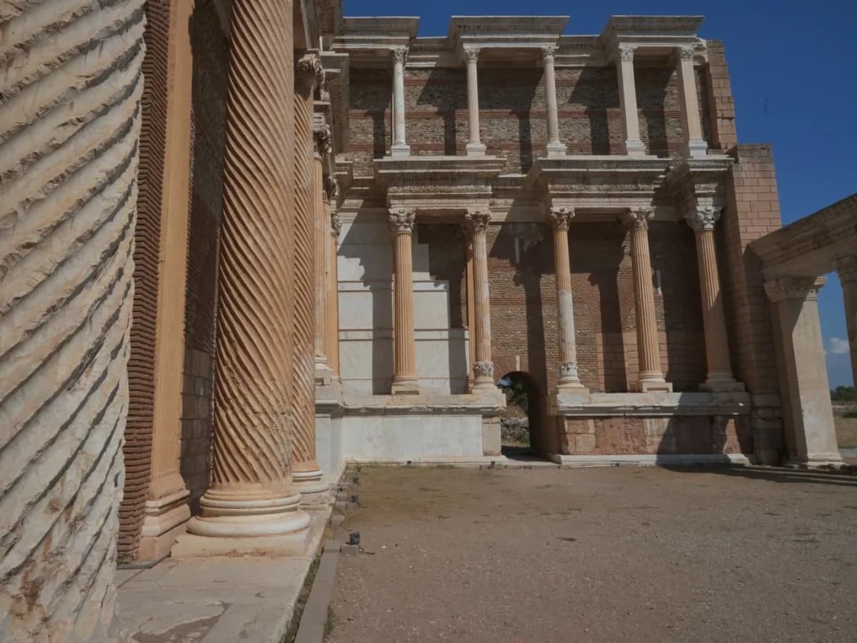 Kültürel mirasın korunmasında teknoloji Manisa'da yeni bir dönemin kapısını açtı. Kültür ve Turizm Bakanı Mehmet Nuri Er