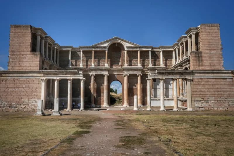 Kültürel mirasın korunmasında teknoloji Manisa'da yeni bir dönemin kapısını açtı. Kültür ve Turizm Bakanı Mehmet Nuri Er