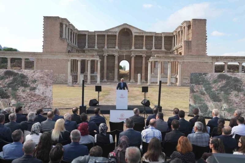 Kültürel mirasın korunmasında teknoloji Manisa'da yeni bir dönemin kapısını açtı. Kültür ve Turizm Bakanı Mehmet Nuri Er