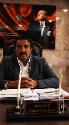 Sarıkamış’ta öğrenciler için ücretsiz okul servisi hizmeti sunan Sarıkamış Belediyesi araçları