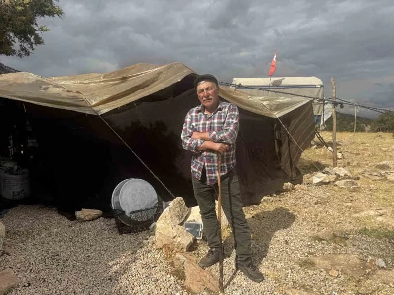 Sarıkeçili Yörüklerinden 73 yaşındaki “Kuş Ali” lakaplı Ali Uçar