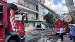 Sarıyer’de iki bina çatısı ve bir aracın yandığı yangın sonrası itfaiye müdahalesi