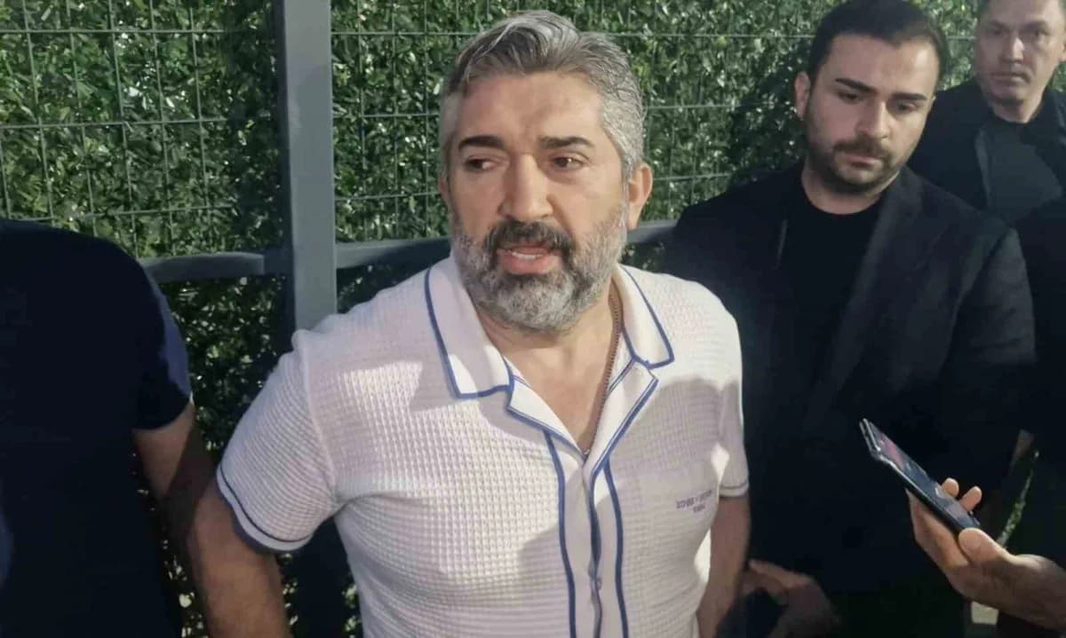 Çorum FK Başkanı Savaş Balçık basın açıklaması yaparken