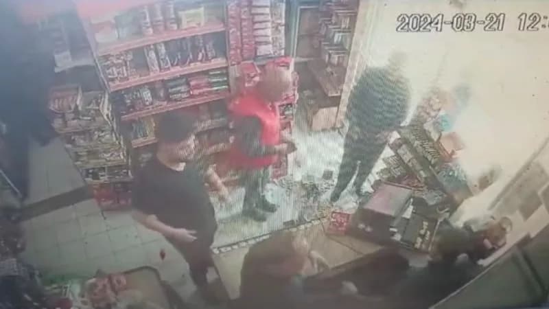 Market içi kavga kameraya yansıdı. (Arşiv)