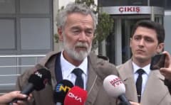 Sedat Savtak Silivri Adliyesi önünde basın açıklaması yaparken