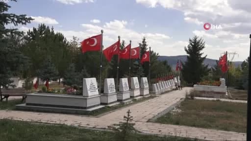 Şehit Polis Memuru Şeyda Yılmaz’ın Sivas’taki mezarı başında anma töreni