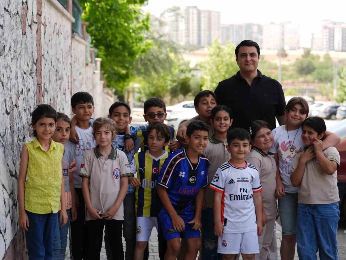 Şehitkamil Belediye Başkanı Umut Yılmaz, üniversite ve lise öğrencilerinin ardından ilk ve ortaokul öğrencilerine yöneli