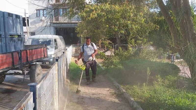 Şehzadeler Belediyesi Park ve Bahçeler Müdürlüğü ekipleri, ilçe genelindeki Park ve yeşil alanlarda bakım, onarım, temiz