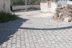 Şehzadeler Belediyesi ekipleri parke taşı döşeme çalışmalarını sürdürüyor