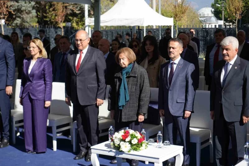 Ford Otosan’ın katkıları ve Vehbi Koç Vakfı iş birliğiyle Gölcük’te hayata geçirilen 35 derslikli Vehbi Koç Vakfı Semaha