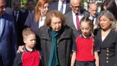 Kocaeli Gölcük’te açılan Vehbi Koç Vakfı Semahat Arsel İlkokulu’nun dış görünümü ve açılış töreninden görüntü
