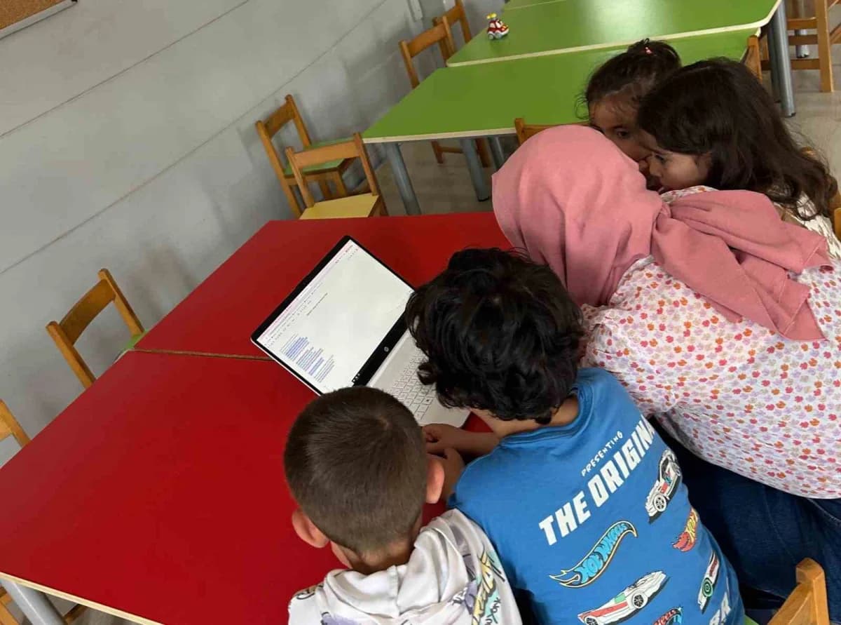 Erzurum’un Şenkaya ilçesinde Şehit Öğretmen İlyas Acar Anaokulu tarafından yürütülen "Özgür Hayallerin Çocuk Sesleri" ad