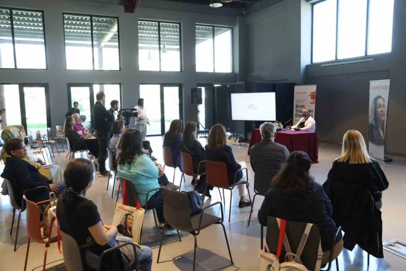 Nilüfer Belediyesi’nin ‘2026 Yılın Yazarı Sennur Sezer’ etkinlikleri çerçevesinde düzenlenen gastronomi atölyesinde, ekm