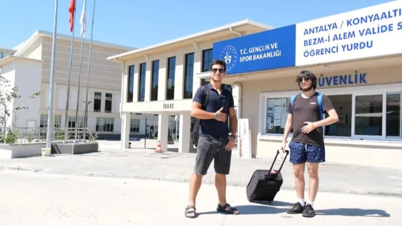 Seyahatsever Projesi kapsamında Türkiye’nin farklı şehirlerinde gençlerin ücretsiz yurtlarda konaklaması