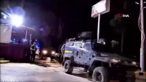 Siber suçlarla mücadele kapsamında polis ekipleri tarafından düzenlenen operasyonlarda yakalanan şüpheliler