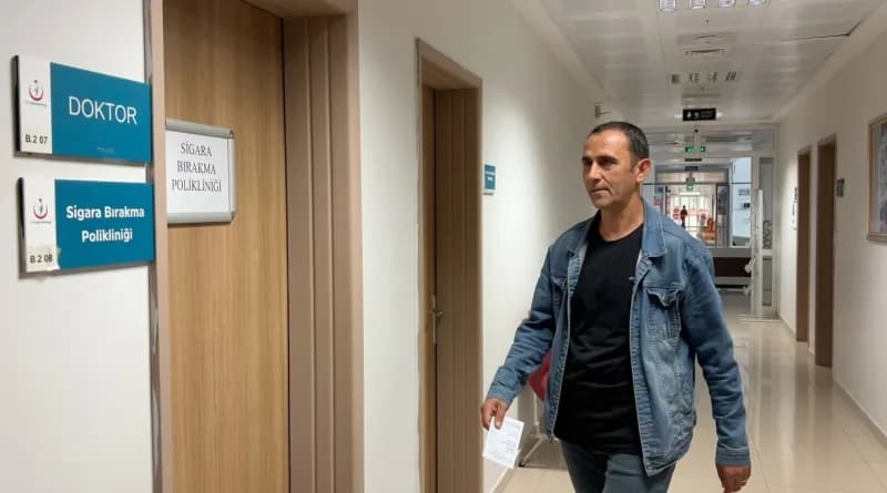Çorum'da günde iki paketten fazla Sigara içen 46 yaşındaki vatandaş, 20 yıllık bağımlılıktan İl Sağlık Müdürlüğü bünyesi