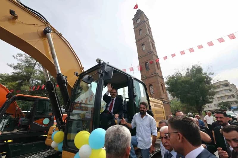 Siirt Valisi ve Belediye Başkan Vekili Dr. Kemal Kızılkaya araçları test etti