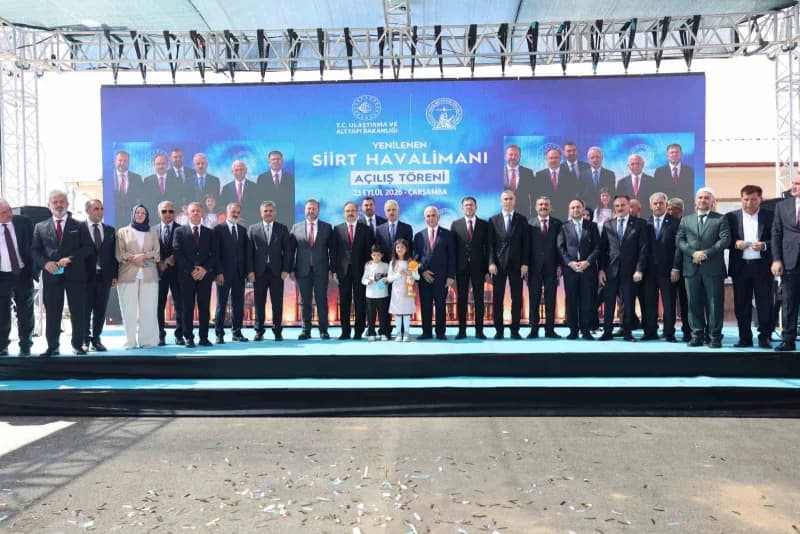 Ulaştırma ve Altyapı Bakanı Abdulkadir Uraloğlu, Siirt Havalimanının resmi açılış törenine katıldı
