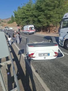 Siirt Baykan ilçesinde takla atan otomobil kazası sonrası olay yeri