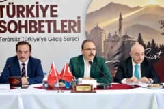 Siirt’te düzenlenen Türkiye Sohbetleri panelinde katılımcılar toplumsal huzur ve kardeşlik üzerine görüş alışverişinde b