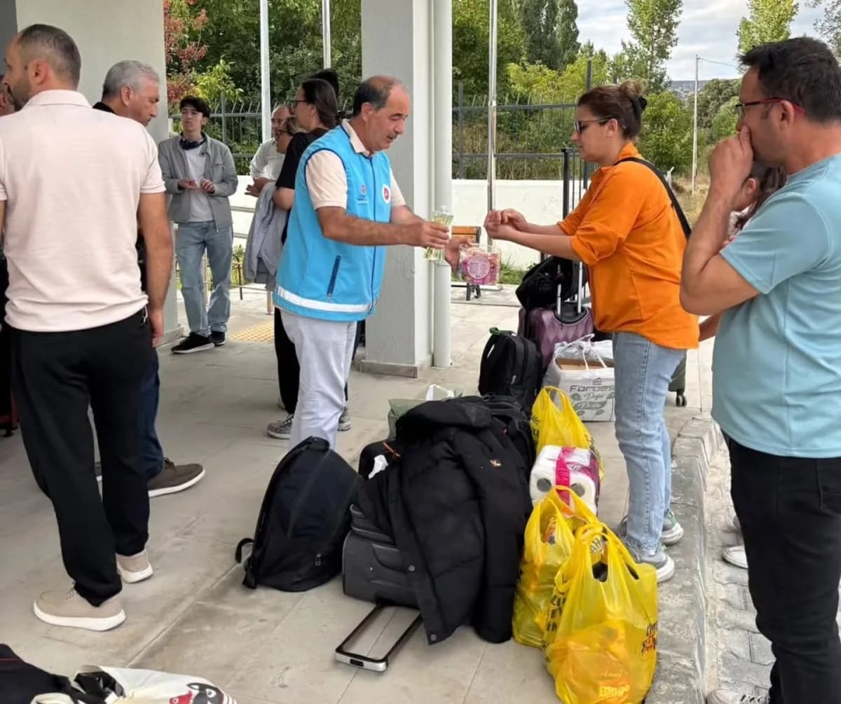 Simav KYK Erkek Öğrenci Yurdu’nda öğrenciler ve velilere manevi danışmanlık hizmetleri hakkında bilgilendirme yapılıyor