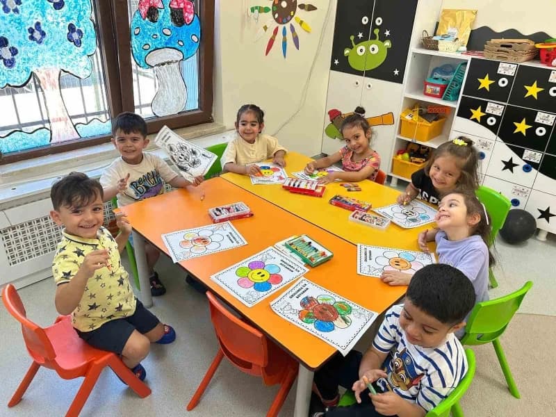 Sincan Belediyesi kreşlerinde çocukların drama ve kodlama etkinliklerine katıldığı eğitim ortamı