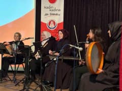 Sincan Belediyesi Kadın Kadına Aile Sohbetleri programında Şule Taşkıran Kala konuşma yaparken
