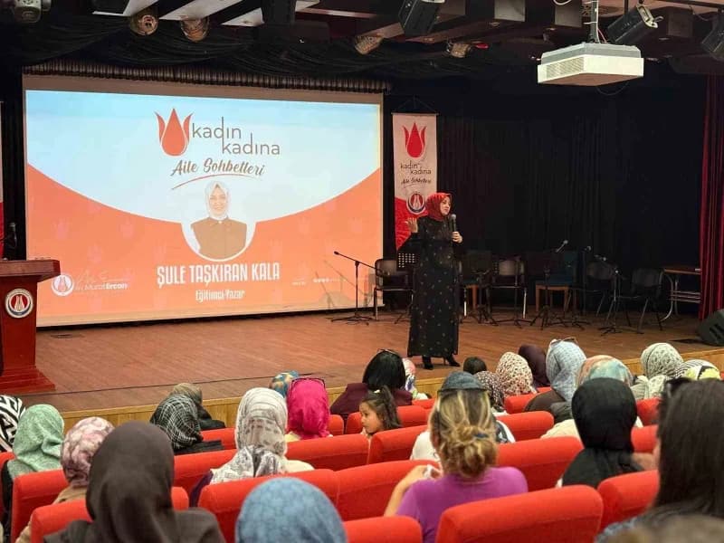 Sincan Belediyesi, Kadın Kadına Aile Sohbetleri Programı ile alanında uzman, birbirinden değerli isimleri Sincanlı hanım