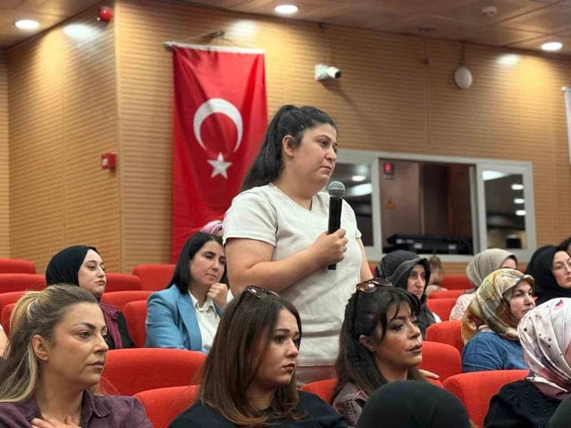 Sincan Belediyesi, Kadın Kadına Aile Sohbetleri Programı ile alanında uzman, birbirinden değerli isimleri Sincanlı hanım