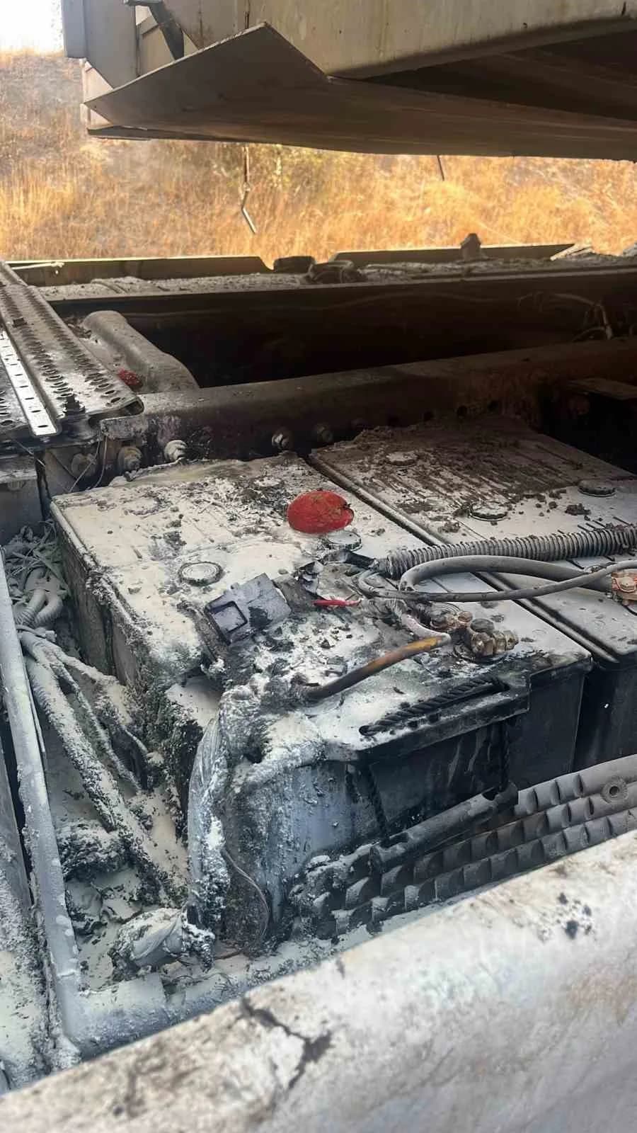 Sındırgı’da seyir halindeki araçta yangın çıktı