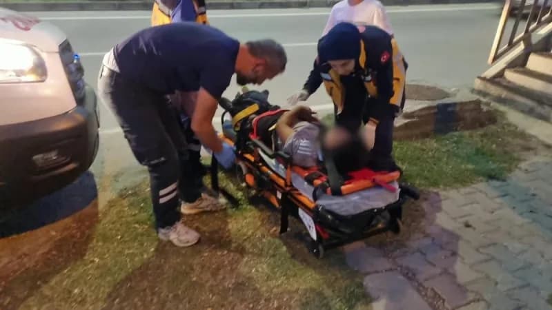 Sinop'ta üst geçit merdiveninden düşen bir çocuk hafif şekilde yaralandı.