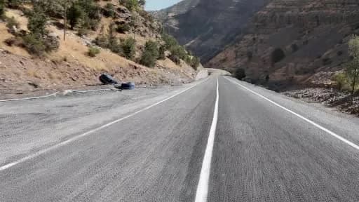 Şırnak Beytüşşebap ilçesinde yol çalışmaları devam eden geniş ve konforlu çift şeritli yol