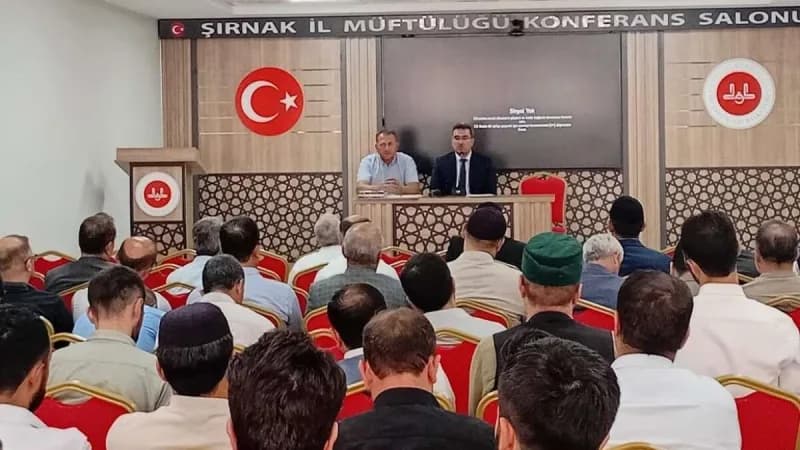 Şırnak İl Müftülüğü tarafından düzenlenen eylül ayı mutad toplantısında, kent genelinde yürütülen din hizmetleri, görev
