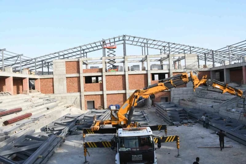 Şırnak’ta Spor ve Gençlik altyapısını güçlendirecek tesislerin yapımı hız kesmeden devam ediyor. Spor Toto Teşkilat Başk