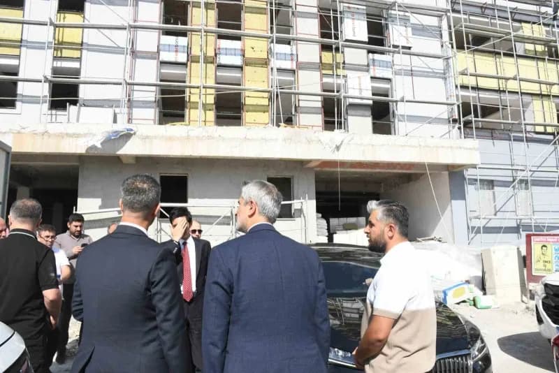 Şırnak’ta Spor ve Gençlik altyapısını güçlendirecek tesislerin yapımı hız kesmeden devam ediyor. Spor Toto Teşkilat Başk