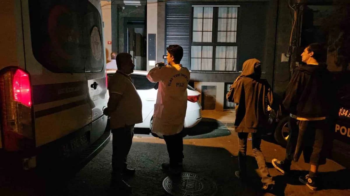 İstanbul Şişli’de, 25 yaşındaki üniversite öğrencisi evinde ölü bulundu. İncelemenin ardından gencin cenazesi otopsi yap
