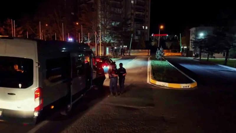 Sivas İl Jandarma Komutanlığı ekiplerince suç işlemek amacıyla örgüt kurma ve bilişim sistemleri kullanılarak nitelikli