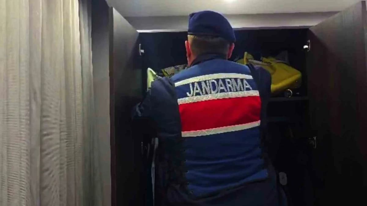 Sivas İl Jandarma Komutanlığı ekiplerince suç işlemek amacıyla örgüt kurma ve bilişim sistemleri kullanılarak nitelikli