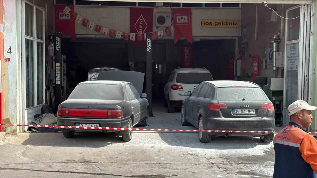 Sivas Toptancılar sitesinde LPG dönüşüm istasyonunda patlama sonrası kurtarma ekipleri ve ambulanslar